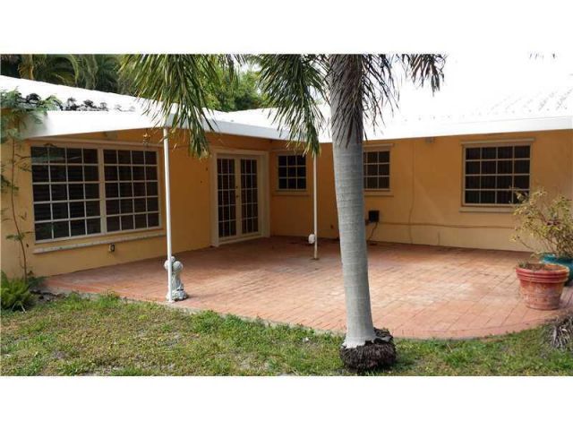 Продажа дома по адресу 3512 NE 27th Street - фото 6113918