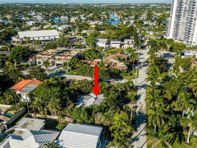 Продажа дома по адресу 3512 NE 27th Street - фото 6113920