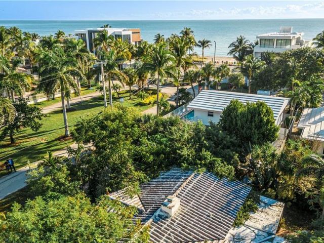 Продажа дома по адресу 3512 NE 27th Street - фото 6113921