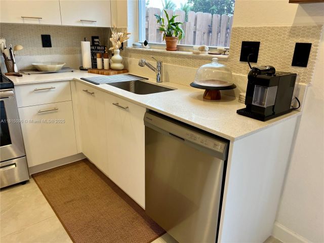 Продажа дома по адресу 12254 NW 24th Pl - фото 6112775