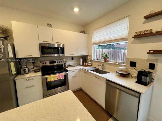 Продажа дома по адресу 12254 NW 24th Pl - фото 6112776