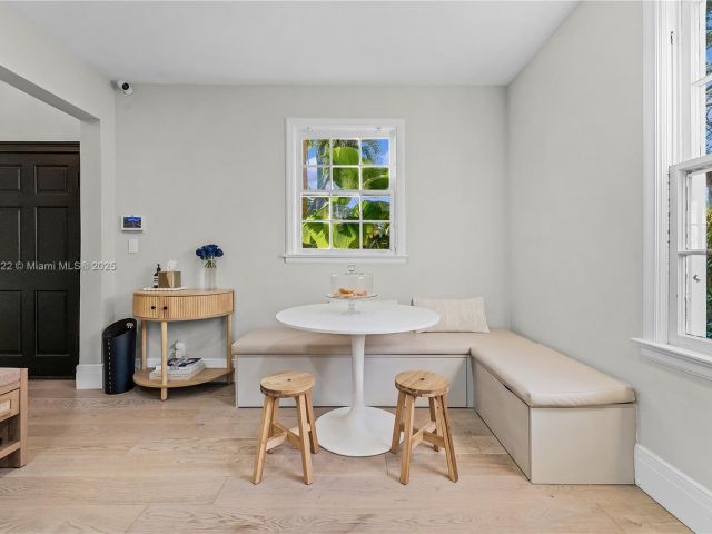 Продажа дома по адресу 3747 Royal Palm Ave - фото 6109569