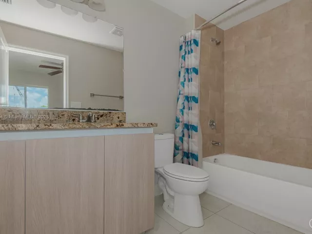 Продажа дома по адресу 815 NW 3rd Ave - фото 6171570