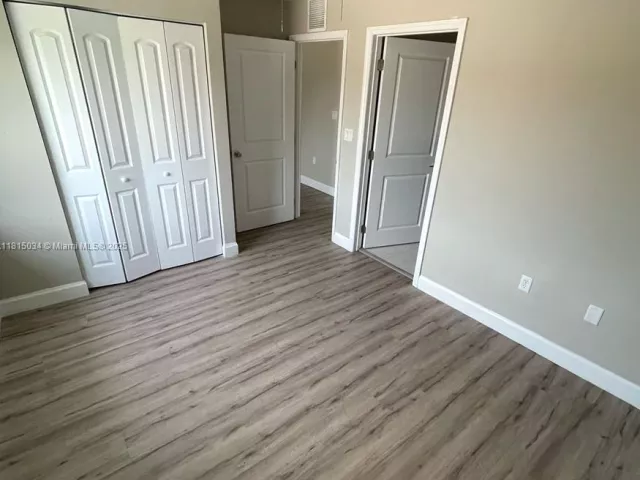 Продажа дома по адресу 815 NW 3rd Ave - фото 6110360