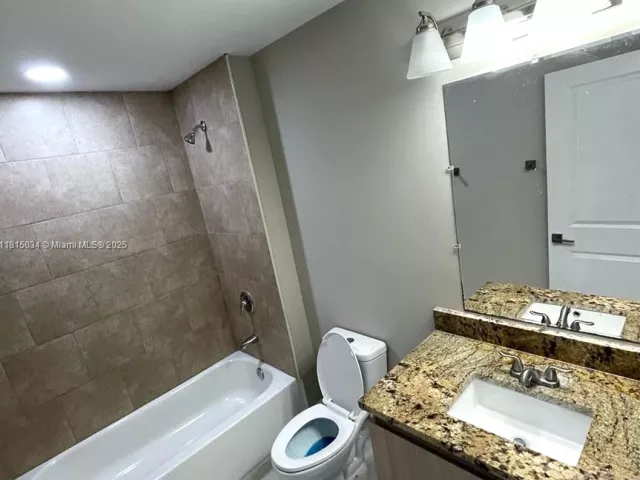 Продажа дома по адресу 815 NW 3rd Ave - фото 6110361