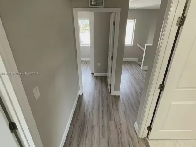 Продажа дома по адресу 815 NW 3rd Ave - фото 6110362