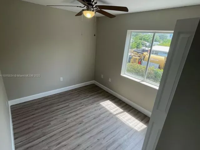 Продажа дома по адресу 815 NW 3rd Ave - фото 6110359