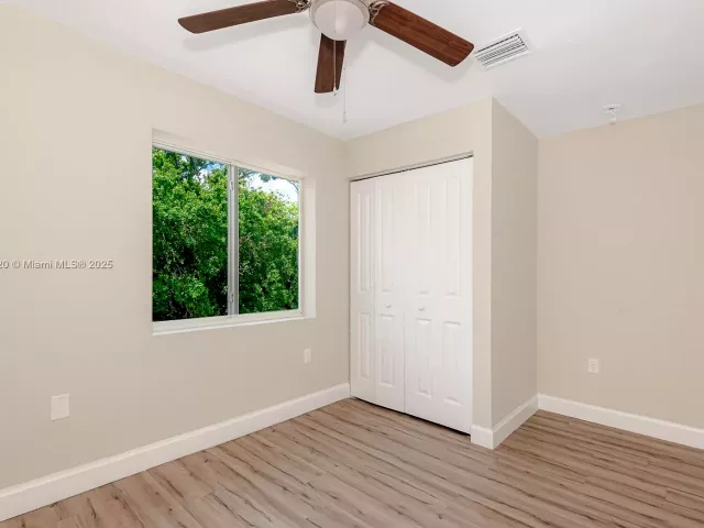 Продажа дома по адресу 813 NW 3rd Ave - фото 6171561