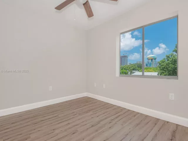 Продажа дома по адресу 813 NW 3rd Ave - фото 6171562