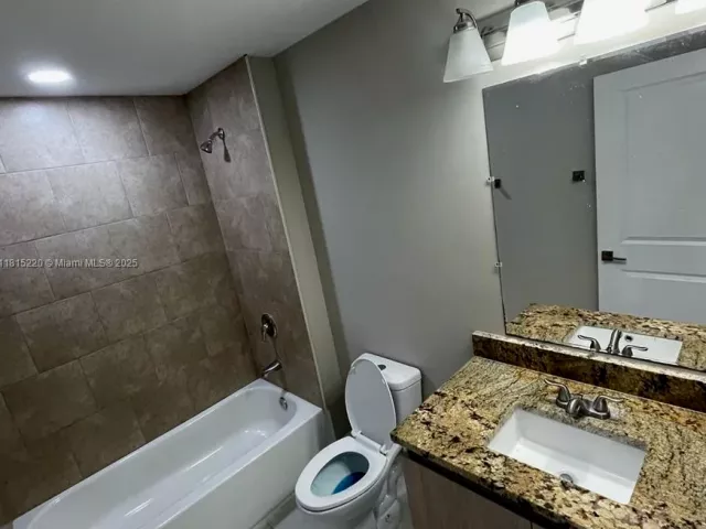 Продажа дома по адресу 813 NW 3rd Ave - фото 6110349