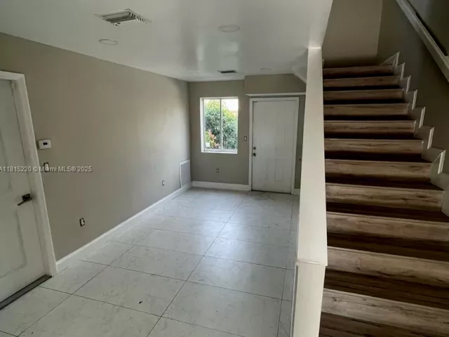 Продажа дома по адресу 813 NW 3rd Ave - фото 6110353