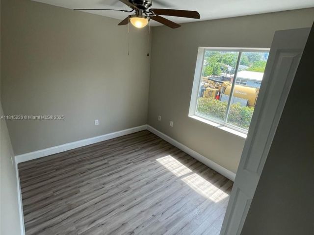 Продажа дома по адресу 813 NW 3rd Ave - фото 6110347