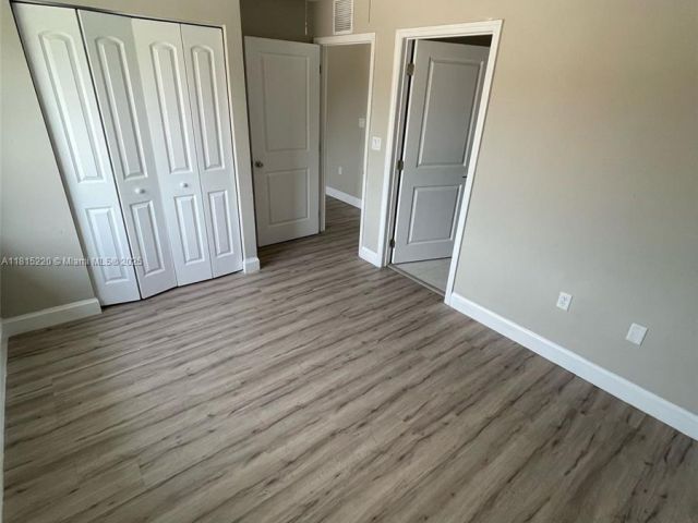 Продажа дома по адресу 813 NW 3rd Ave - фото 6110348