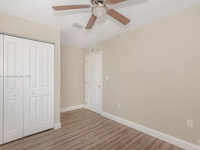 Продажа дома по адресу 811 NW 3rd Ave - фото 6174559