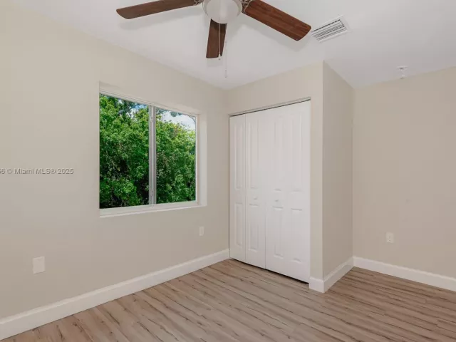 Продажа дома по адресу 811 NW 3rd Ave - фото 6174560