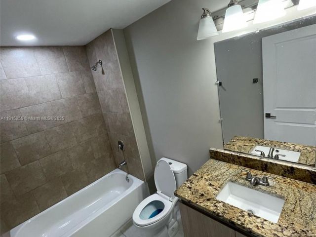 Продажа дома по адресу 811 NW 3rd Ave - фото 6110337