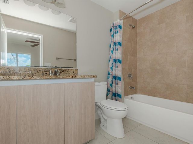 Продажа дома по адресу 811 NW 3rd Ave - фото 6174562