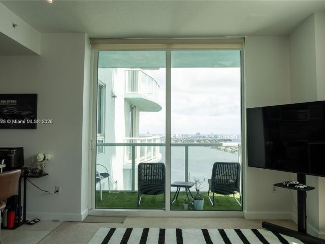 Квартира в аренду номер3003 - фото 6147856