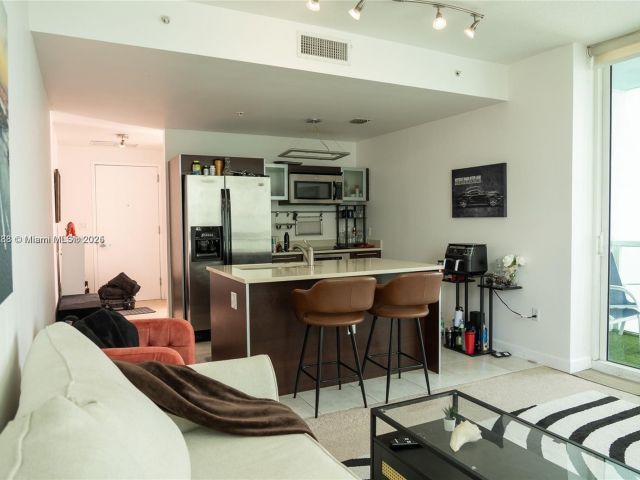 Квартира в аренду номер3003 - фото 6147857