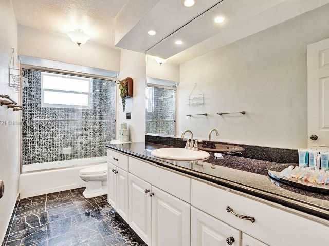 Продажа дома по адресу 1245 Wiley St - фото 6110937