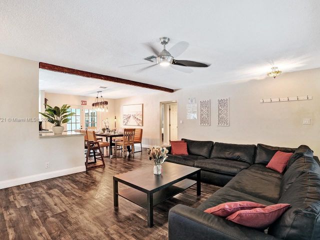 Продажа дома по адресу 1245 Wiley St - фото 6110947