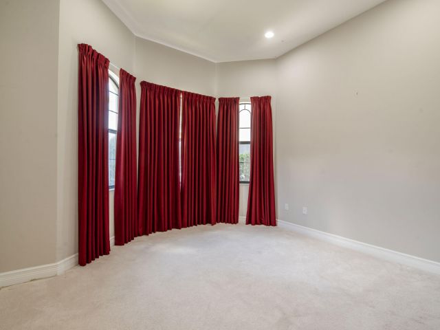 Продажа дома по адресу 9759 Vitrail Lane - фото 6138404