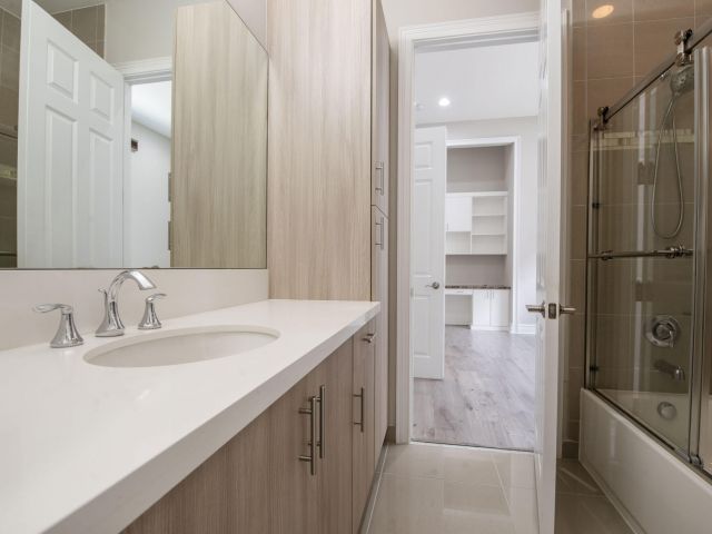 Продажа дома по адресу 9759 Vitrail Lane - фото 6138405