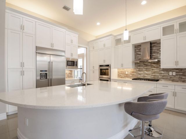 Продажа дома по адресу 9759 Vitrail Lane - фото 6138411