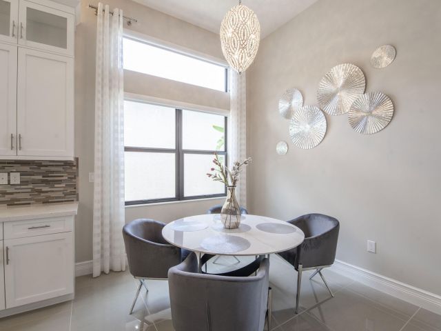 Продажа дома по адресу 9759 Vitrail Lane - фото 6138414