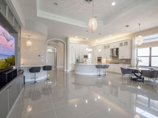 Продажа дома по адресу 9759 Vitrail Lane - фото 6138416