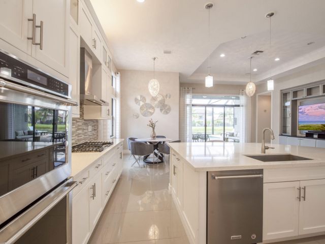 Продажа дома по адресу 9759 Vitrail Lane - фото 6138418