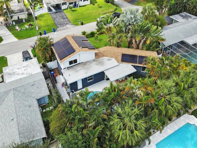 Продажа дома по адресу 2700 SW 34th Ave - фото 6110379