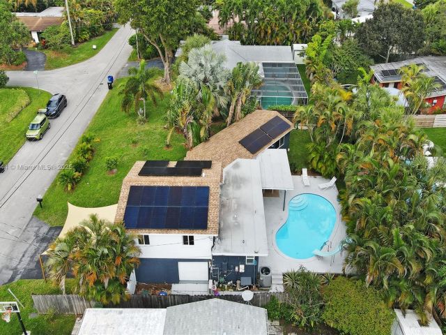 Продажа дома по адресу 2700 SW 34th Ave - фото 6110381