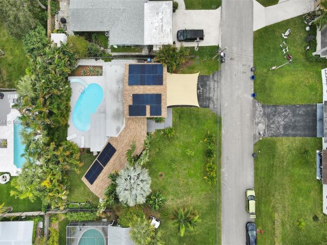 Продажа дома по адресу 2700 SW 34th Ave - фото 6110382