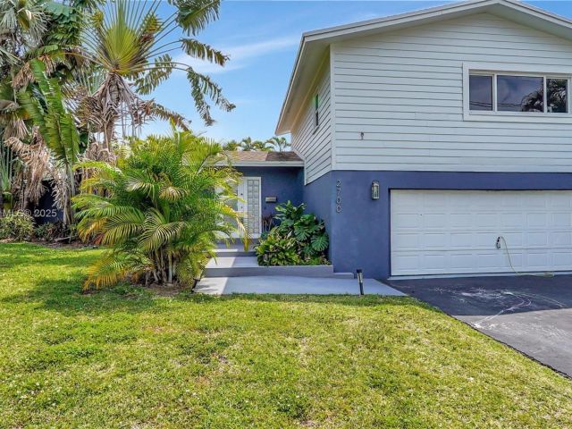 Продажа дома по адресу 2700 SW 34th Ave - фото 6110388