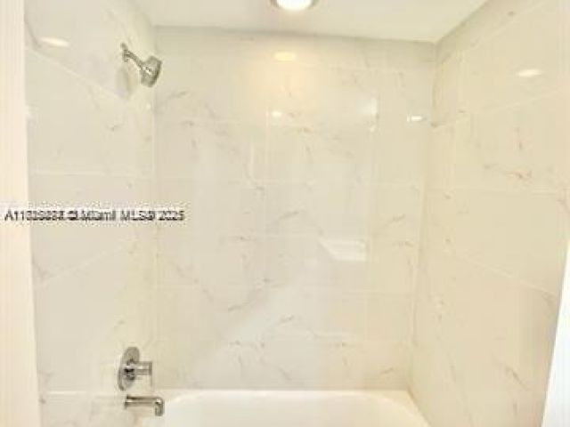 Продажа квартиры #702 - фото 6112339