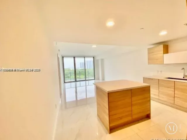 Продажа квартиры #702 - фото 6112337