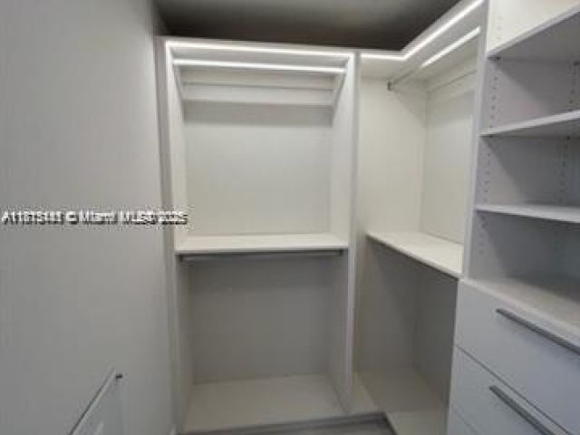 Продажа квартиры #820 - фото 6112352