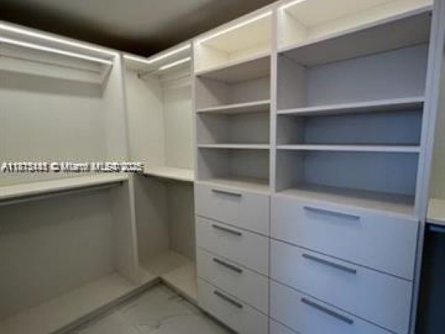 Продажа квартиры #820 - фото 6112353