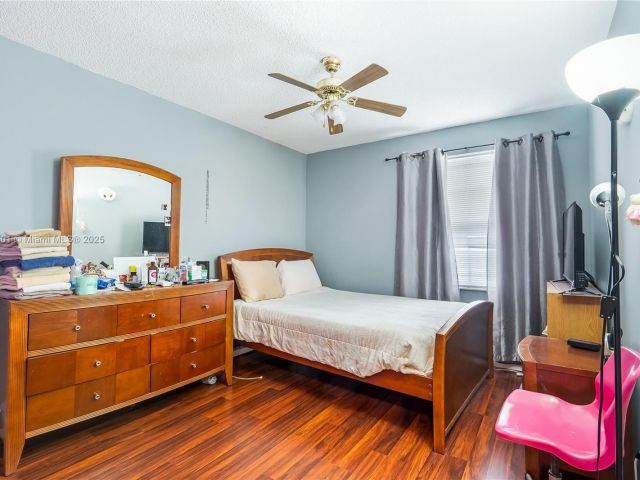 Продажа дома по адресу 15683 NW 12th Rd - фото 6111583