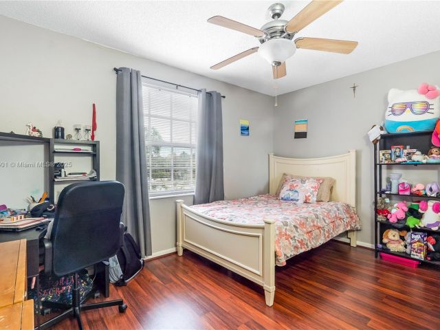 Продажа дома по адресу 15683 NW 12th Rd - фото 6111585