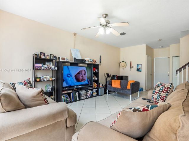 Продажа дома по адресу 15683 NW 12th Rd - фото 6111588