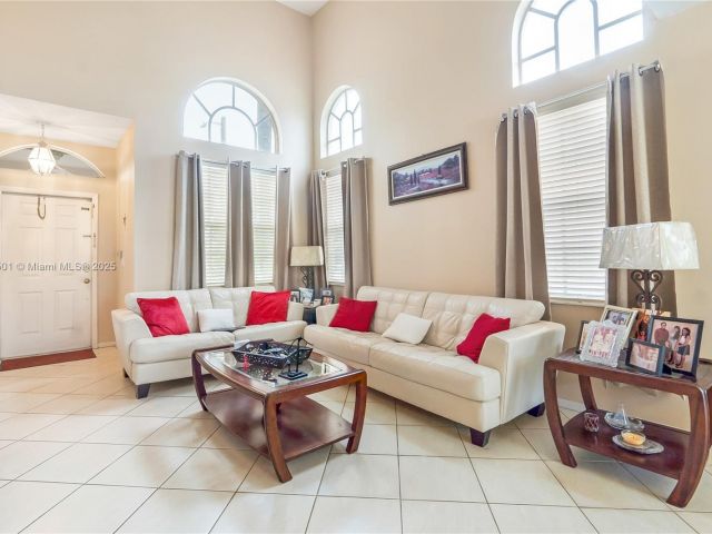 Продажа дома по адресу 15683 NW 12th Rd - фото 6111599