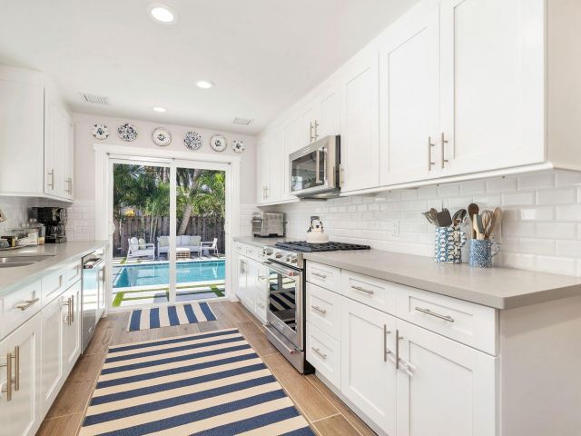 Продажа дома по адресу 216 Lakeland Drive - фото 6120062