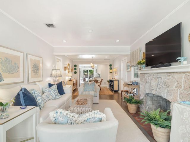 Продажа дома по адресу 216 Lakeland Drive - фото 6120067