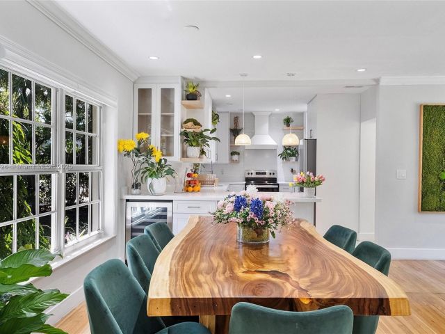 Продажа дома по адресу 1551 Delgado Ave - фото 6133551