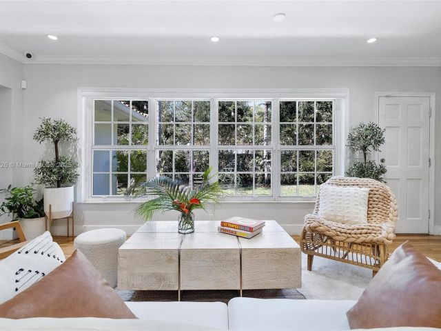 Продажа дома по адресу 1551 Delgado Ave - фото 6133552