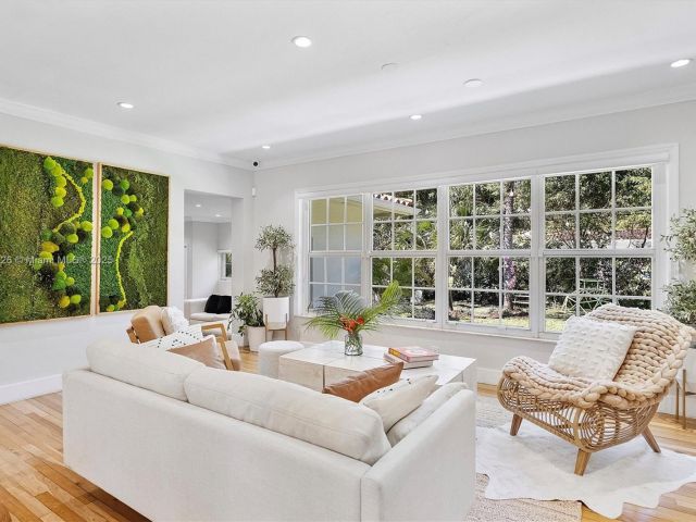 Продажа дома по адресу 1551 Delgado Ave - фото 6133561