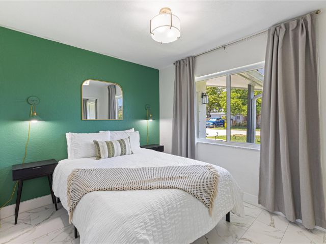 Продажа дома по адресу 14 NE 29th St - фото 6137483