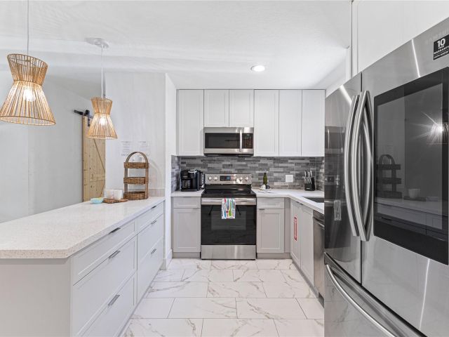 Продажа дома по адресу 14 NE 29th St - фото 6137491